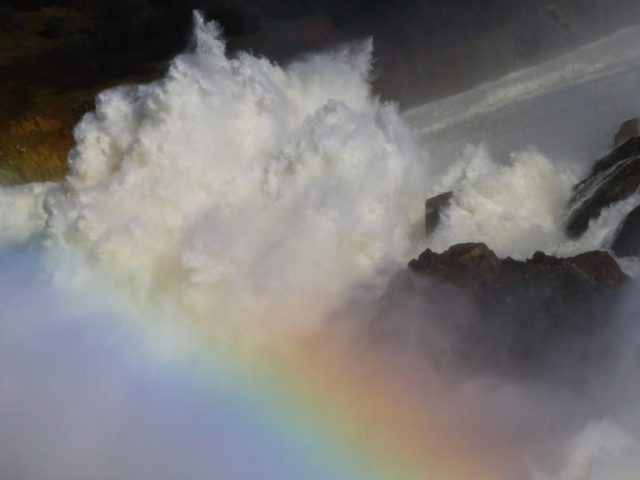 Oroville-Dam-spillway-rainbow-Getty-640x480.jpg
